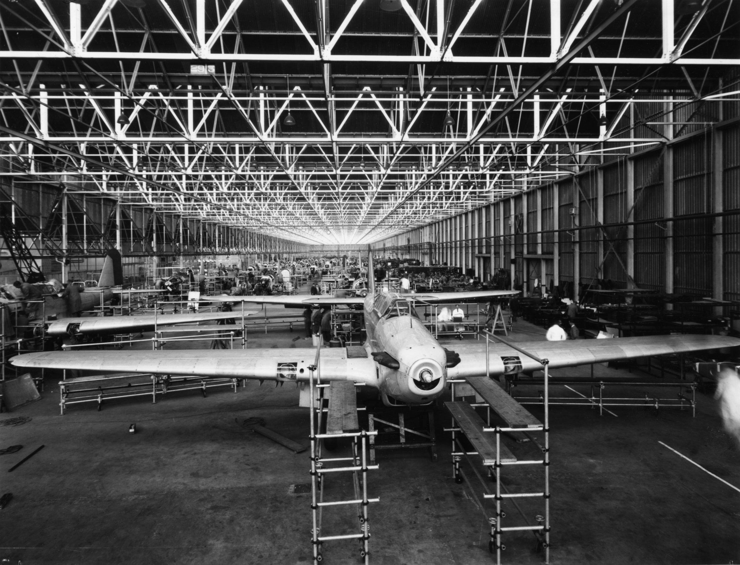 Longbridge factory Austin 1940s. World War Two aero production in East Works.
